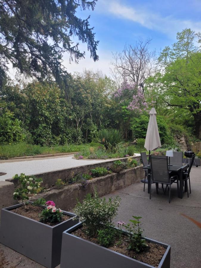 セル La Reyniere Bed & Breakfast エクステリア 写真
